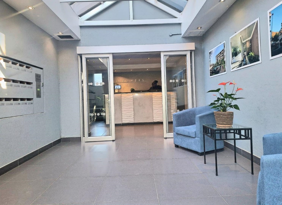 2 Bedroom Property for Sale in Sea Point Western Cape